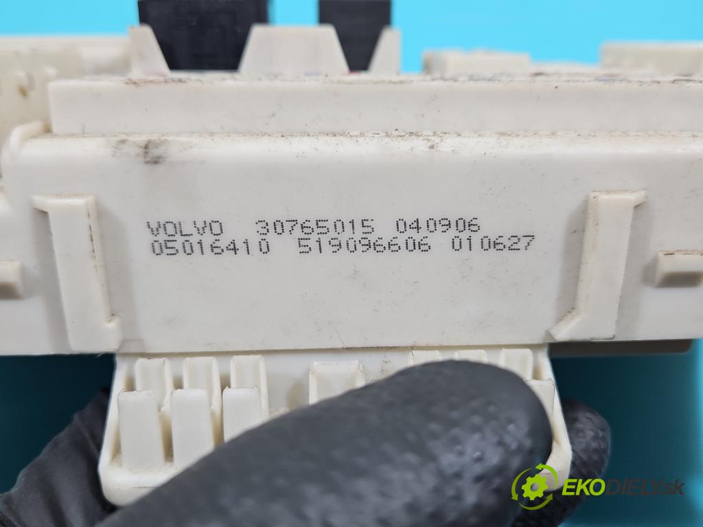 Volvo V50 2.0d 136hp manual 100 kW 1997 cm3 5- řídící jednotka 30765015