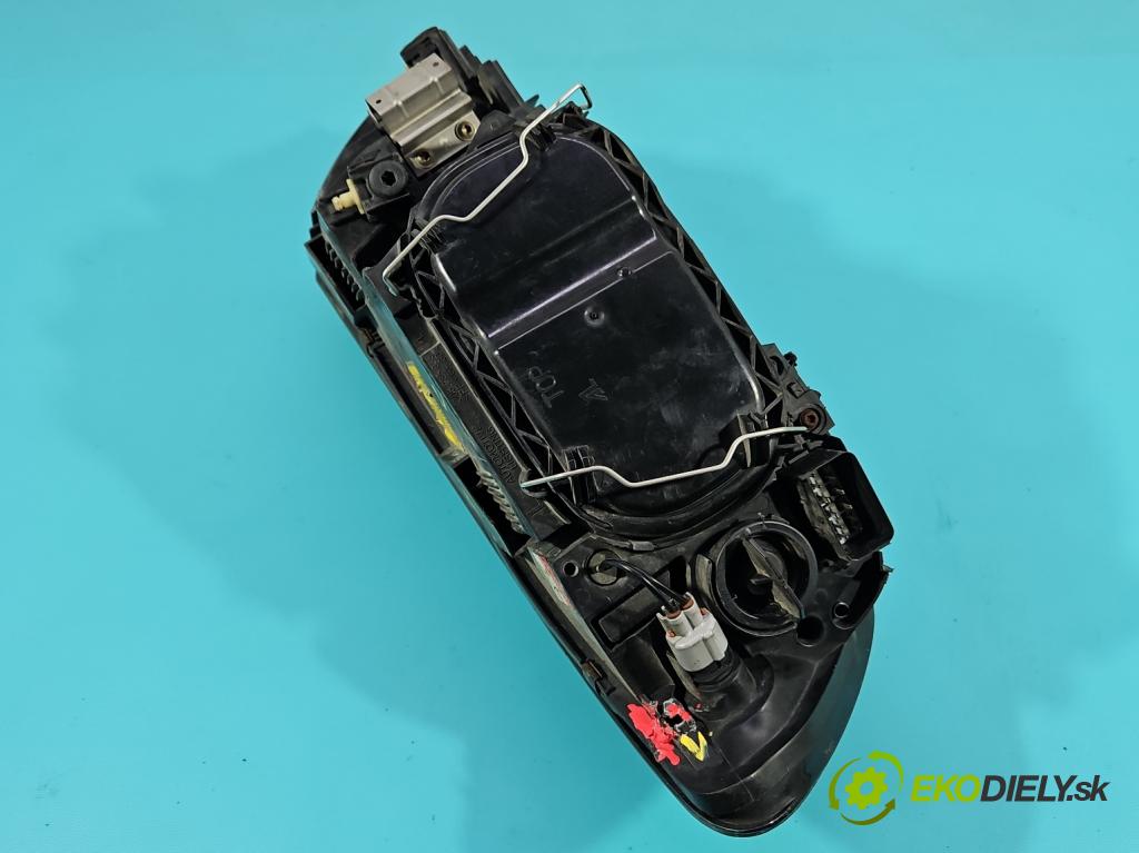 Volvo V50 2.0d 136 HP manual 100 kW 1997 cm3 5- Reflektor: ľavý 30698889 (Kľučka dverí ostatné)