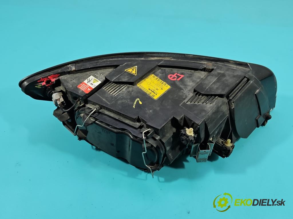 Volvo V50 2.0d 136 HP manual 100 kW 1997 cm3 5- Reflektor: ľavý 30698889 (Kľučka dverí ostatné)