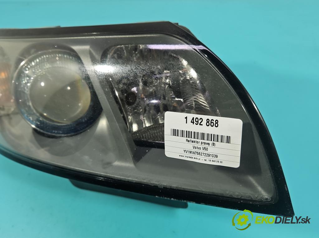 Volvo V50 2.0d 136 HP manual 100 kW 1997 cm3 5- Reflektor: pravý 30698890 (Svetlo predné pravé)