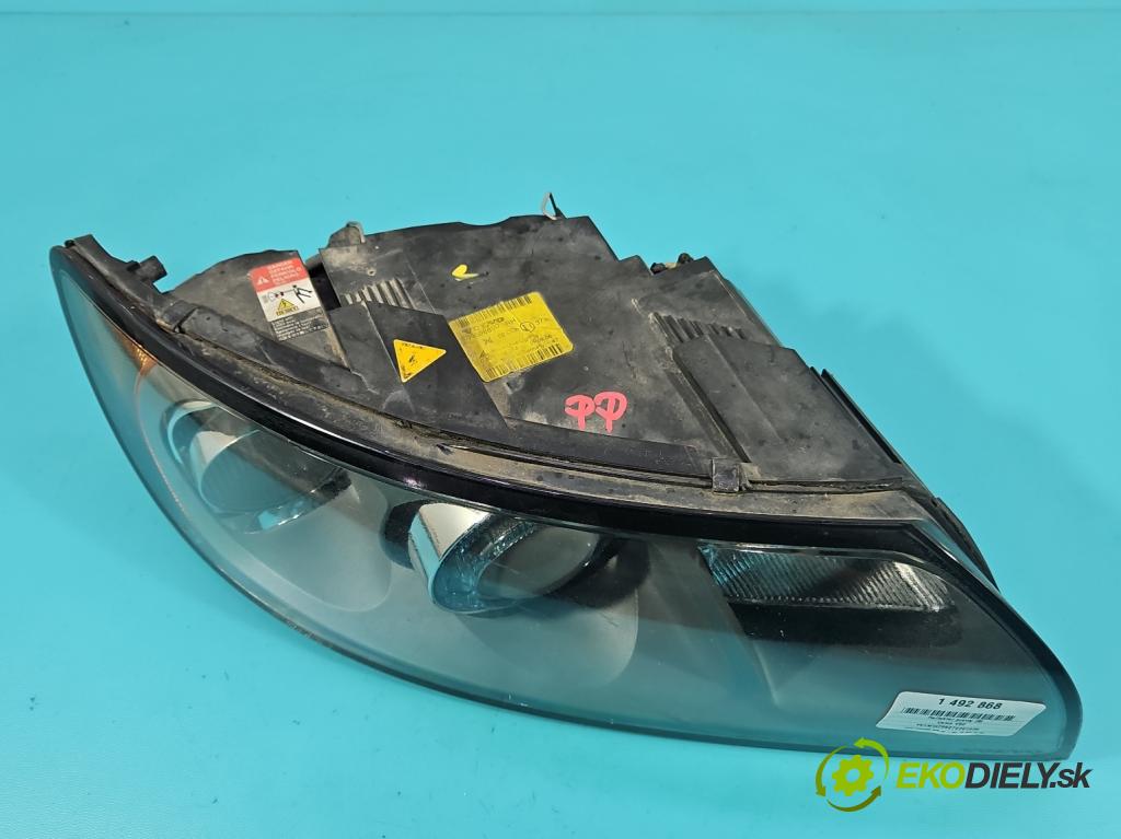 Volvo V50 2.0d 136 HP manual 100 kW 1997 cm3 5- Reflektor: pravý 30698890 (Svetlo predné pravé)