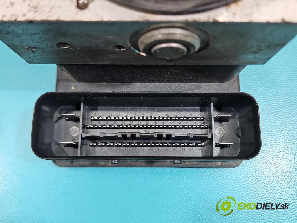 Volvo V50 2.0d 136 HP manual 100 kW 1997 cm3 5- čerpadlo abs 30742654 (Pumpa ABS)