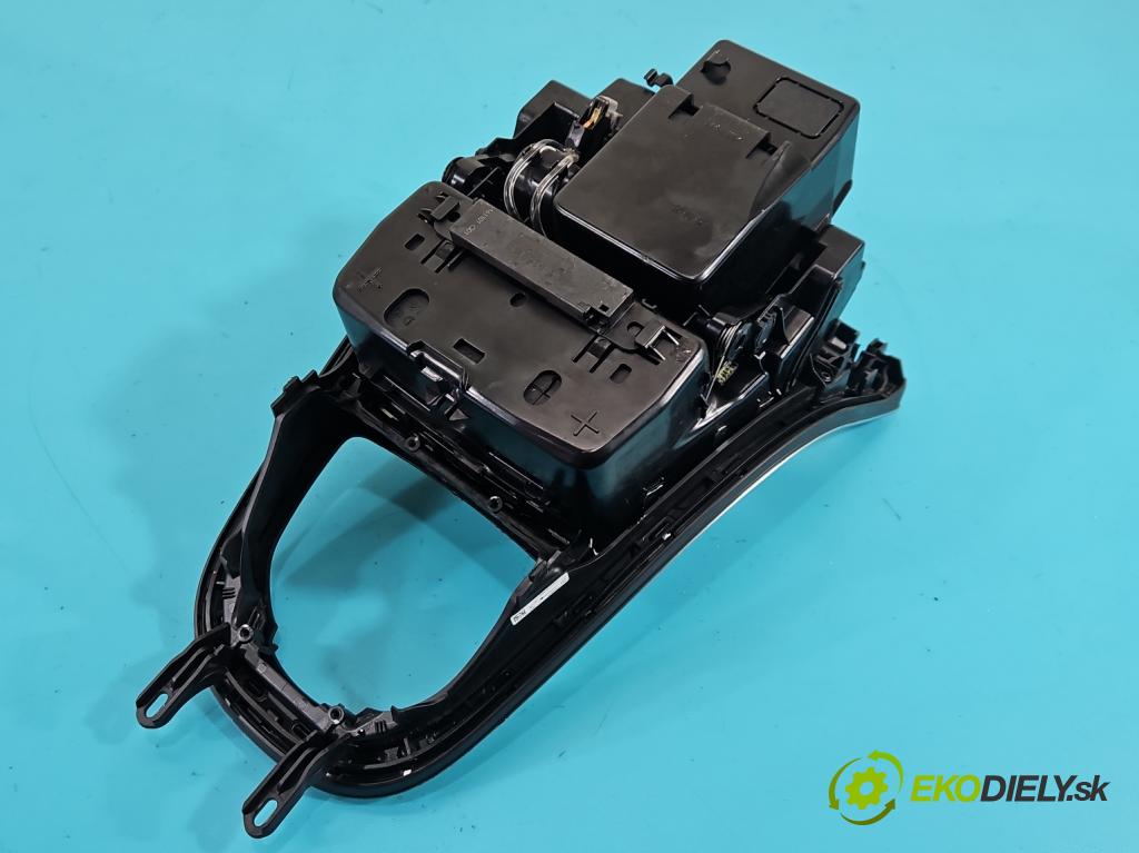 Mercedes E W213 2016-2023 2.0 CDI 194KM automatic 143 kW 1950 cm3 5- lišta ozdobná interiéry: A2138100715