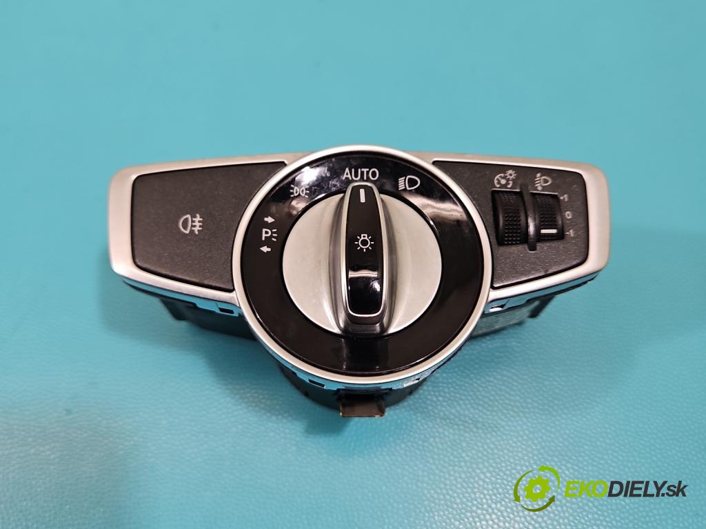 Mercedes E W213 2016-2023 2.0 CDI 194KM automatic 143 kW 1950 cm3 5- Přepínač světel na deska: A2139052903