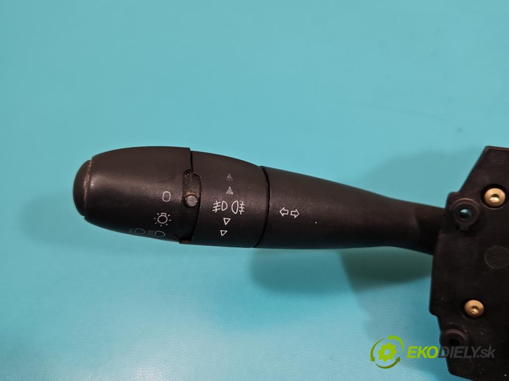 Citroen C4 I 2004-2011 1.4 16V 88 HP manual 65 kW 1360 cm3 5- prepínač komplex: 96627925XT (Prepínacie páčky pod volantom)