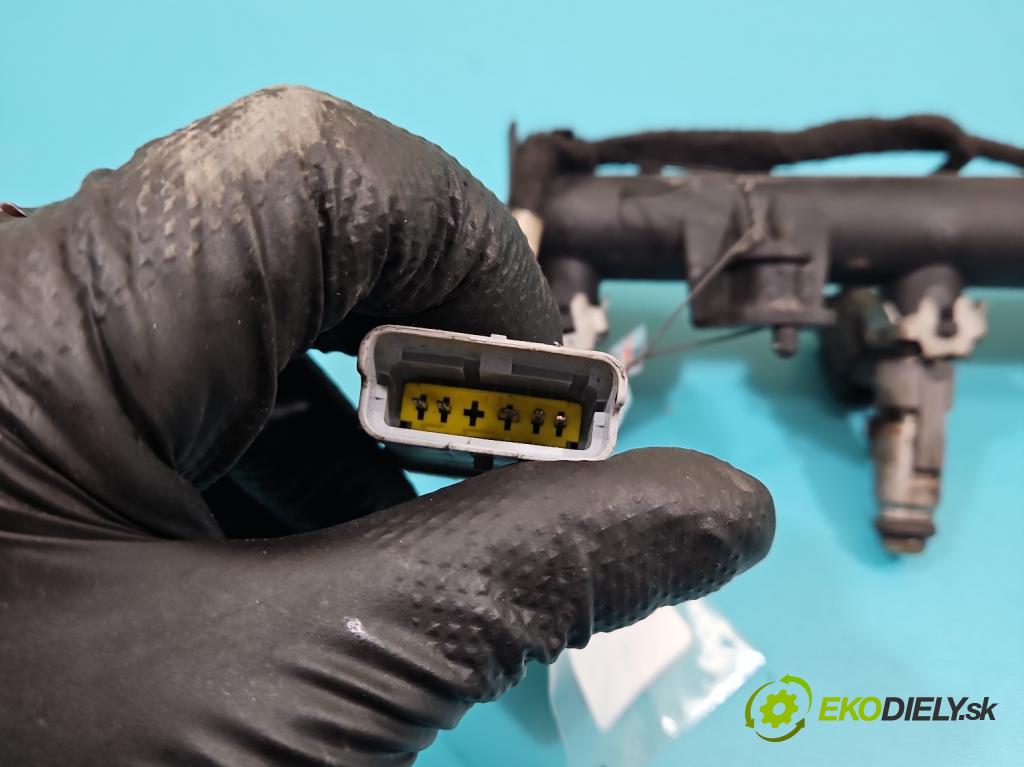 Citroen C4 I 2004-2011 1.4 16V 88 HP manual 65 kW 1360 cm3 5- vstrek 9652451580 (Vstrekovač paliva)