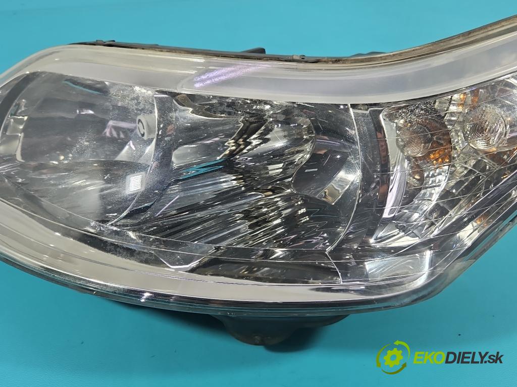 Citroen C4 I 2004-2011 1.4 16V 88 hp manual 65 kW 1360 cm3 5- světlo levý  (Klika dveří ostatní)