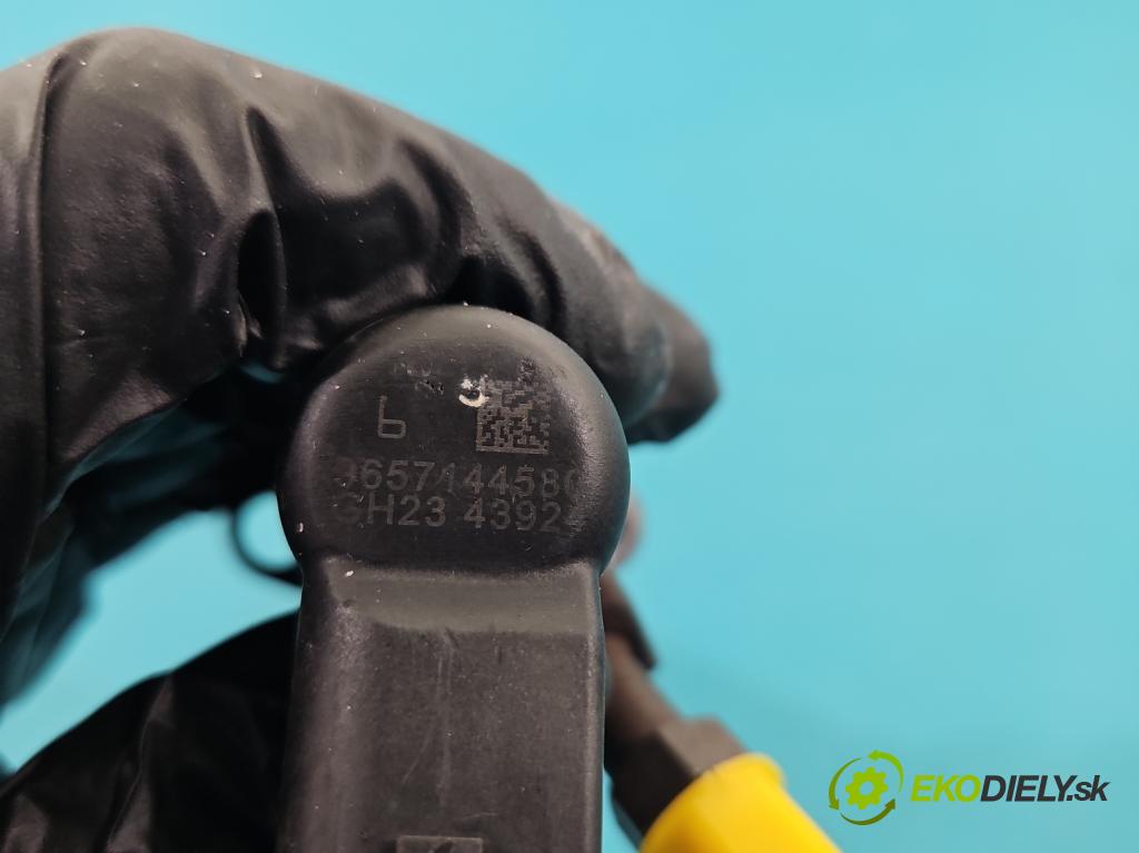 Volvo V50 2.0d 136 HP manual 100 kW 1997 cm3 5- vstrek 9657144580 (Vstrekovač paliva)