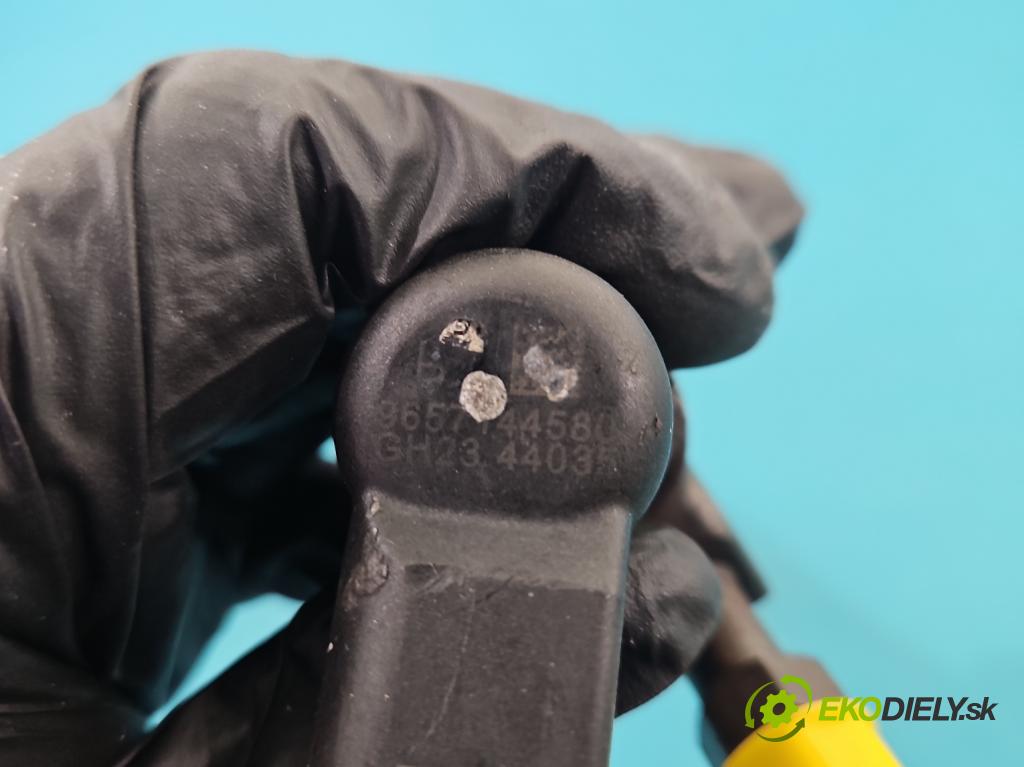 Volvo V50 2.0d 136 HP manual 100 kW 1997 cm3 5- vstrek 9657144580 (Vstrekovač paliva)