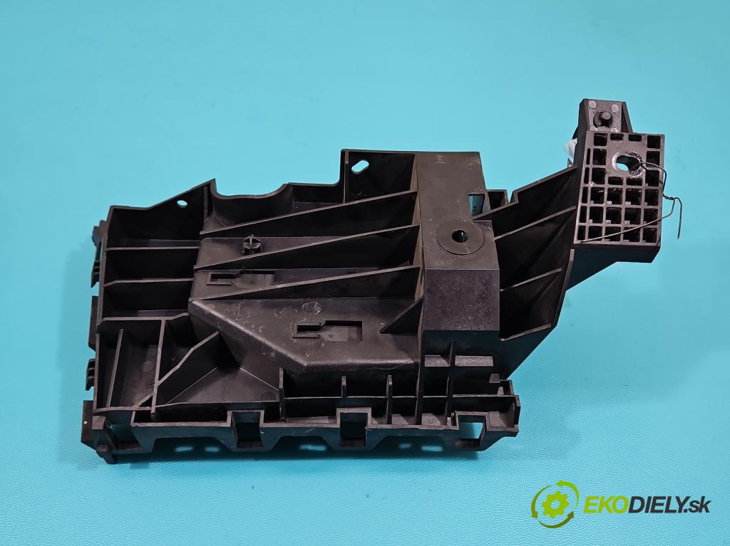 Ford S-max II 15-23 2.0 tdci 150 hp automatic 110 kW 1995 cm3 5- skříňka pojistková HG9T-14A301-AA (Pojistková skříňka)