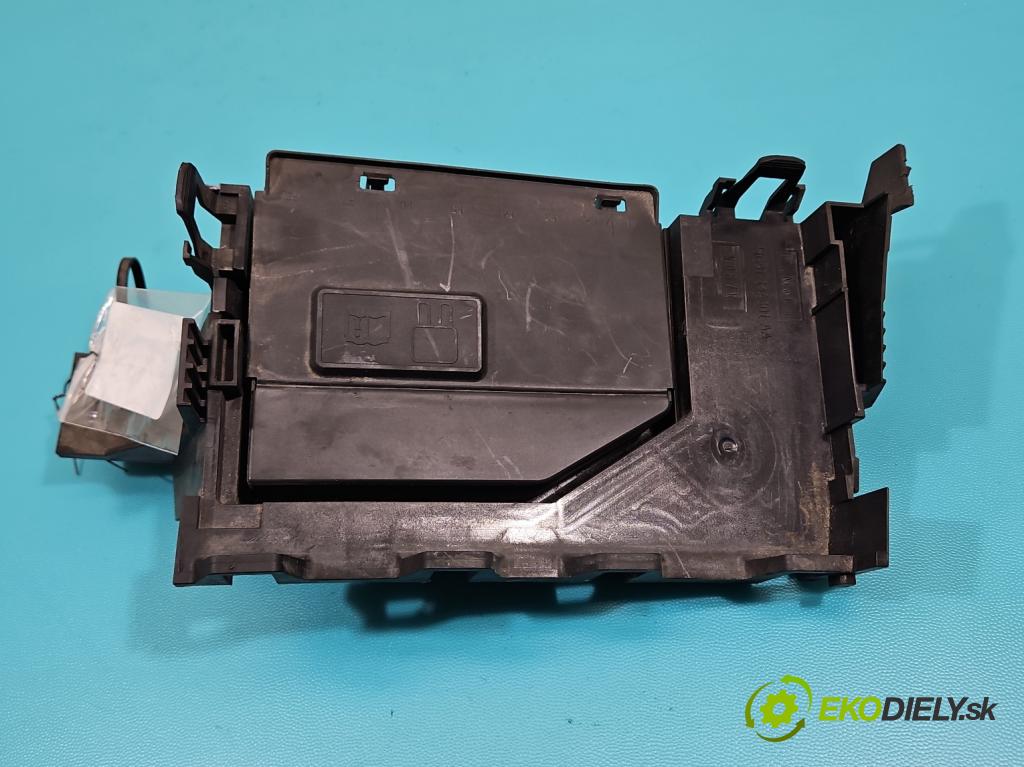 Ford S-max II 15-23 2.0 tdci 150 hp automatic 110 kW 1995 cm3 5- skříňka pojistková HG9T-14A301-AA (Pojistková skříňka)