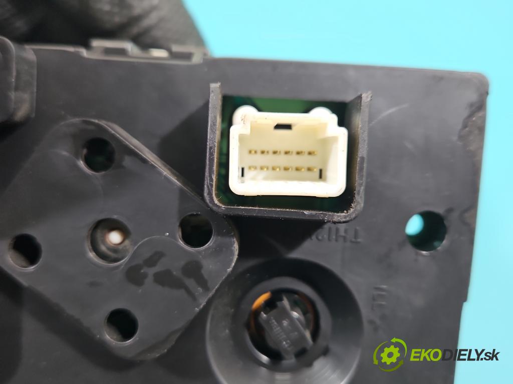 Nissan Almera tino 1.8 16V 116 HP manual 85 kW 1769 cm3 5- prístrojovka/ budíky 3580476 (Prístrojová doska)