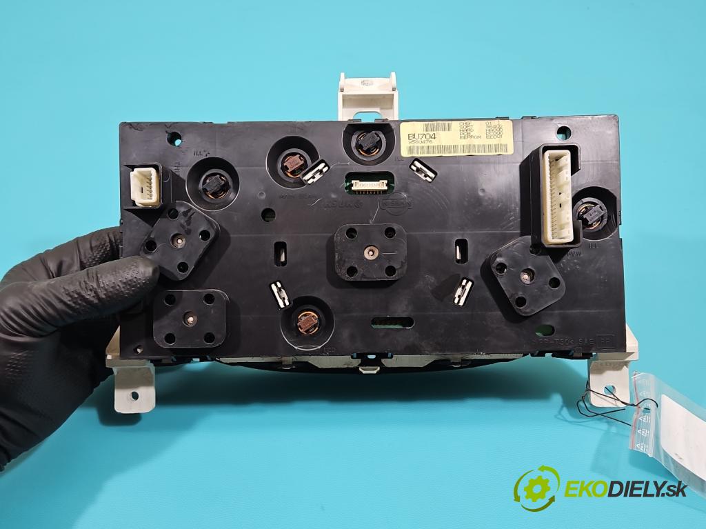 Nissan Almera tino 1.8 16V 116 HP manual 85 kW 1769 cm3 5- prístrojovka/ budíky 3580476 (Prístrojová doska)