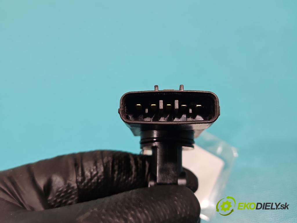 Toyota Corolla E12 2001-2009 2.0 D4D 90 HP manual 66 kW 1995 cm3 5- průtokoměr: 22204-27010 (Váha vzduchu)