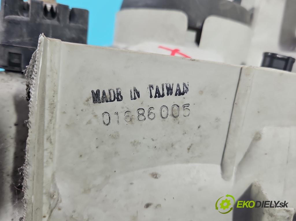 Toyota Corolla E12 2001-2009 2.0 D4D 90 HP manual 66 kW 1995 cm3 5- Reflektor: pravý 08-212-11C9R (Svetlo predné pravé)