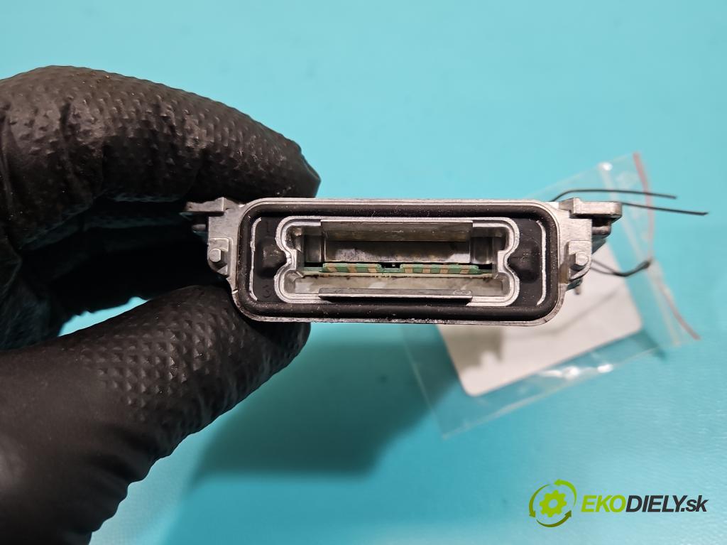 Opel Vectra C 2002-2008 3.2 V6 211KM automatic 155 kW 3175 cm3 5- střídač: xenon 89034934 (Riadiaca jednotka xenónu)