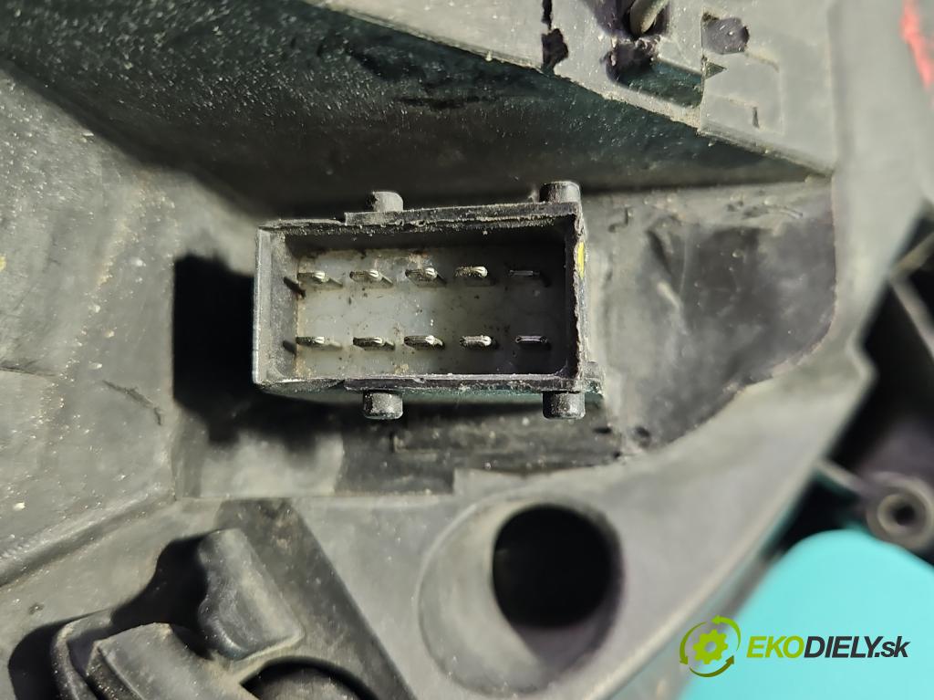 Opel Vectra C 2002-2008 3.2 V6 211KM automatic 155 kW 3175 cm3 5- Reflektor: pravý 13170934 (Svetlo predné pravé)