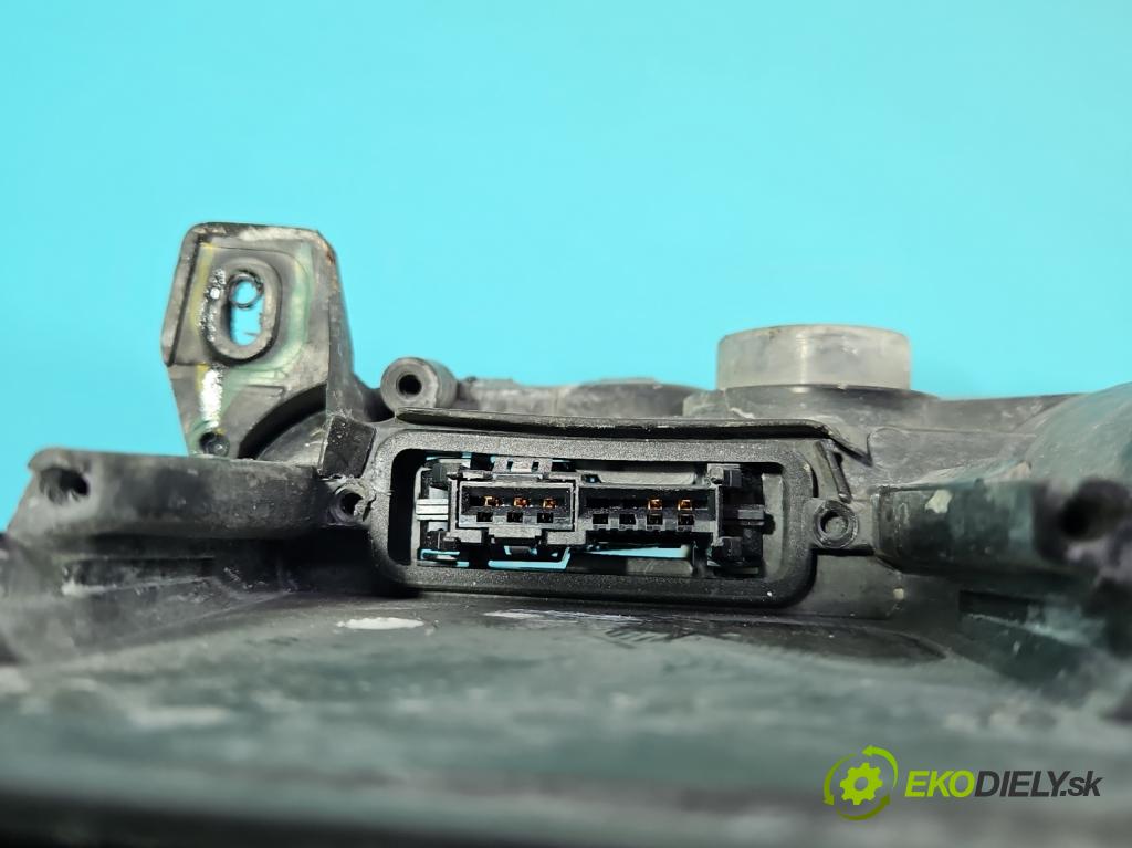 Opel Vectra C 2002-2008 3.2 V6 211KM automatic 155 kW 3175 cm3 5- Reflektor: pravý 13170934 (Svetlo predné pravé)