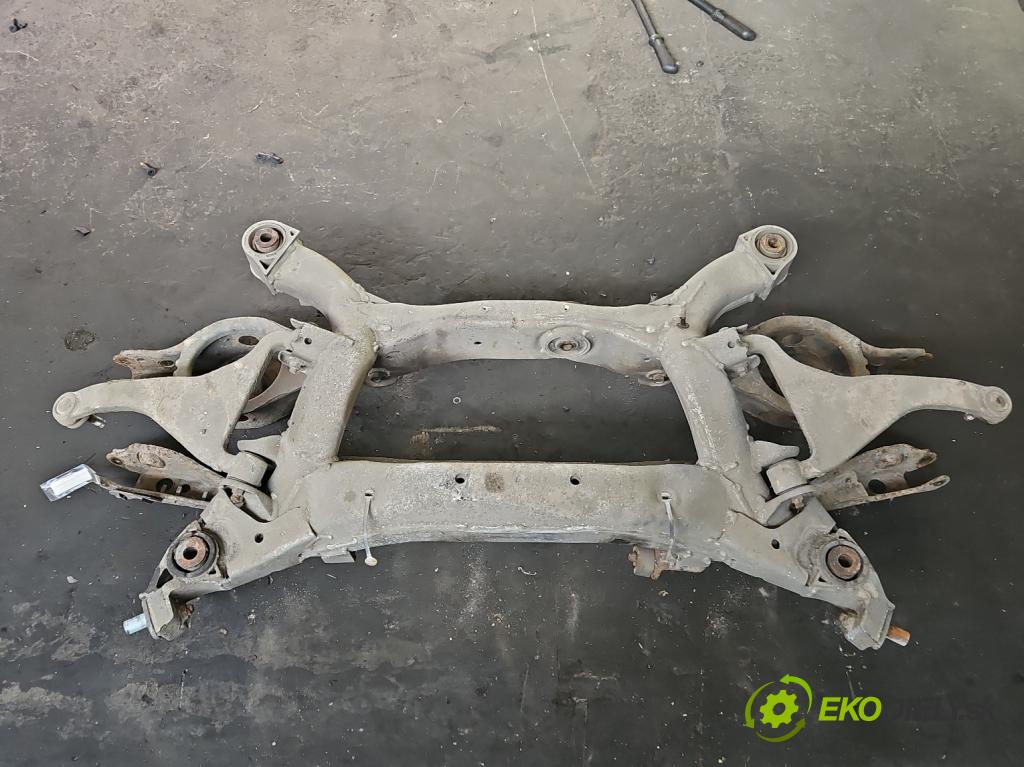 Infiniti FX I 2003-2008 3.5 V6 280KM automatic 206 kW 3498 cm3 5- zadní výztuha  (Zadní výztuha)