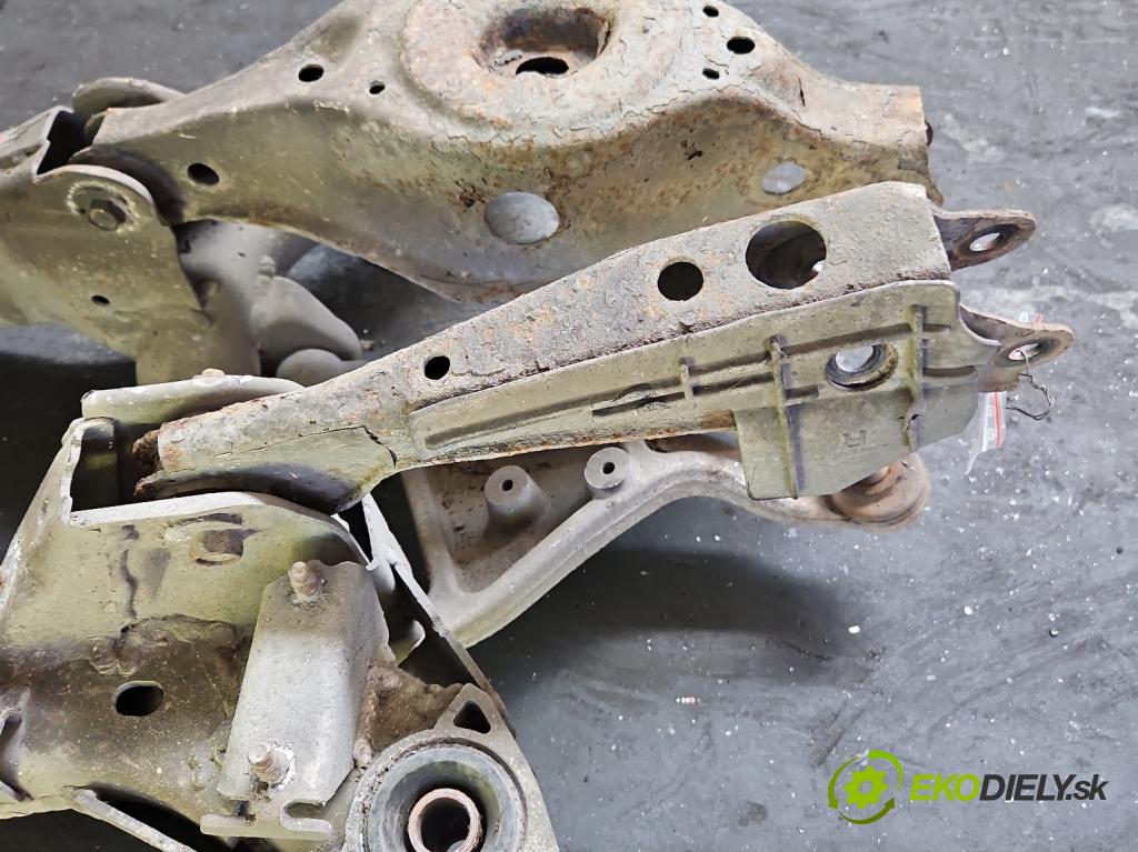 Infiniti FX I 2003-2008 3.5 V6 280KM automatic 206 kW 3498 cm3 5- zadní výztuha  (Zadní výztuha)