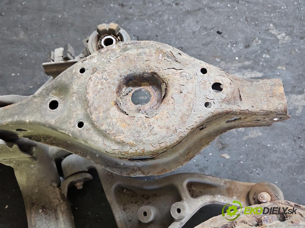 Infiniti FX I 2003-2008 3.5 V6 280KM automatic 206 kW 3498 cm3 5- zadní výztuha  (Zadní výztuha)