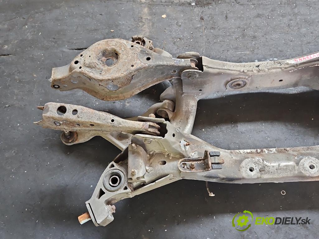 Infiniti FX I 2003-2008 3.5 V6 280KM automatic 206 kW 3498 cm3 5- zadní výztuha  (Zadní výztuha)