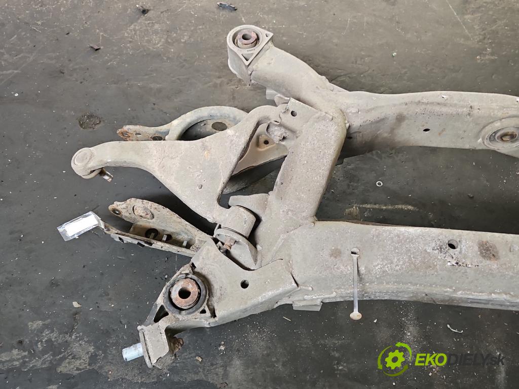 Infiniti FX I 2003-2008 3.5 V6 280KM automatic 206 kW 3498 cm3 5- zadní výztuha  (Zadní výztuha)