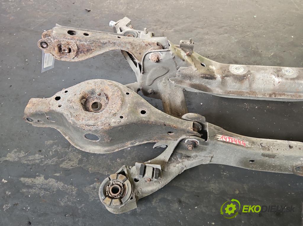 Infiniti FX I 2003-2008 3.5 V6 280KM automatic 206 kW 3498 cm3 5- zadní výztuha  (Zadní výztuha)