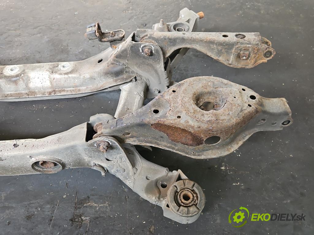 Infiniti FX I 2003-2008 3.5 V6 280KM automatic 206 kW 3498 cm3 5- zadní výztuha  (Zadní výztuha)