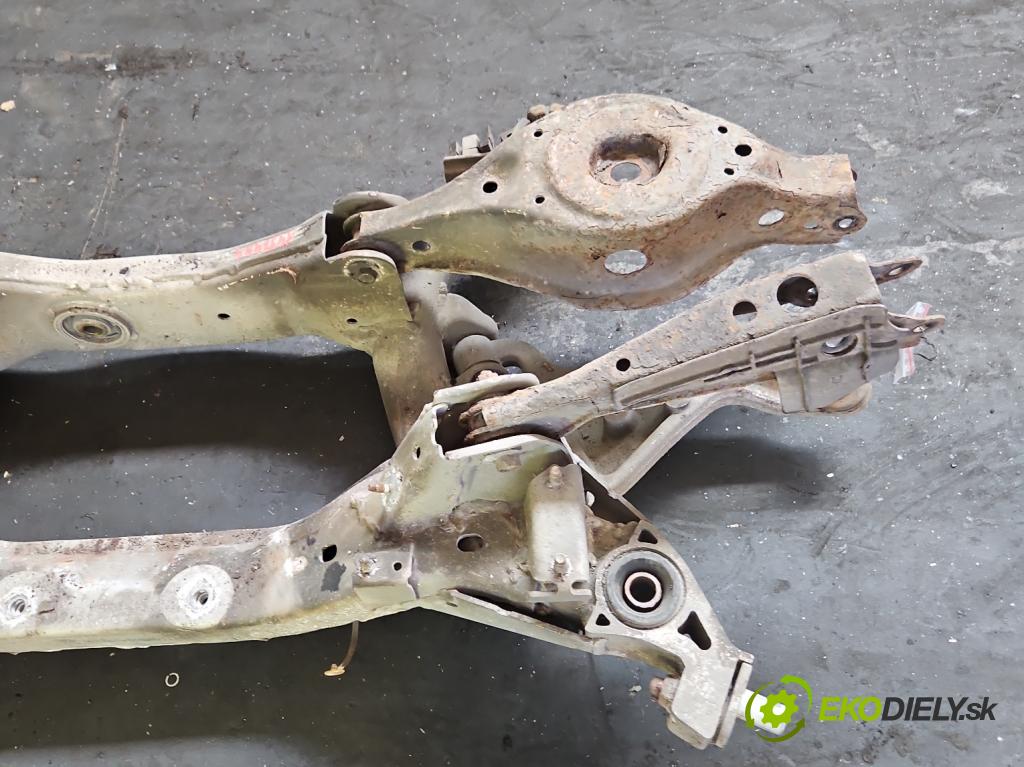 Infiniti FX I 2003-2008 3.5 V6 280KM automatic 206 kW 3498 cm3 5- zadní výztuha  (Zadní výztuha)