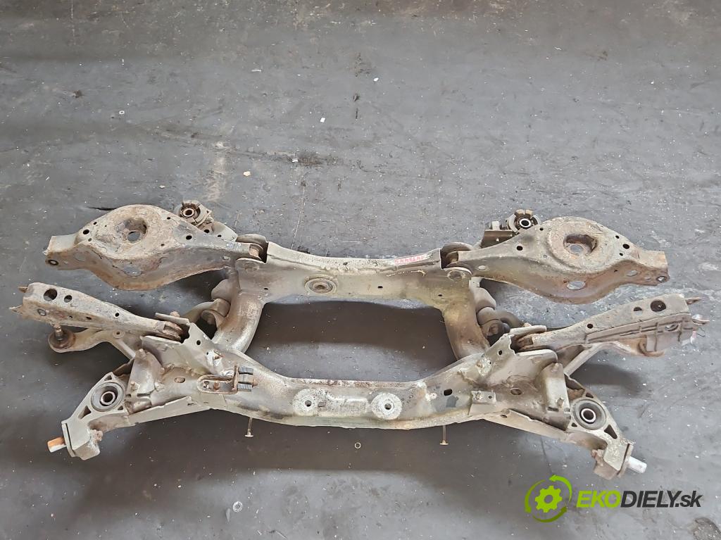 Infiniti FX I 2003-2008 3.5 V6 280KM automatic 206 kW 3498 cm3 5- zadní výztuha  (Zadní výztuha)