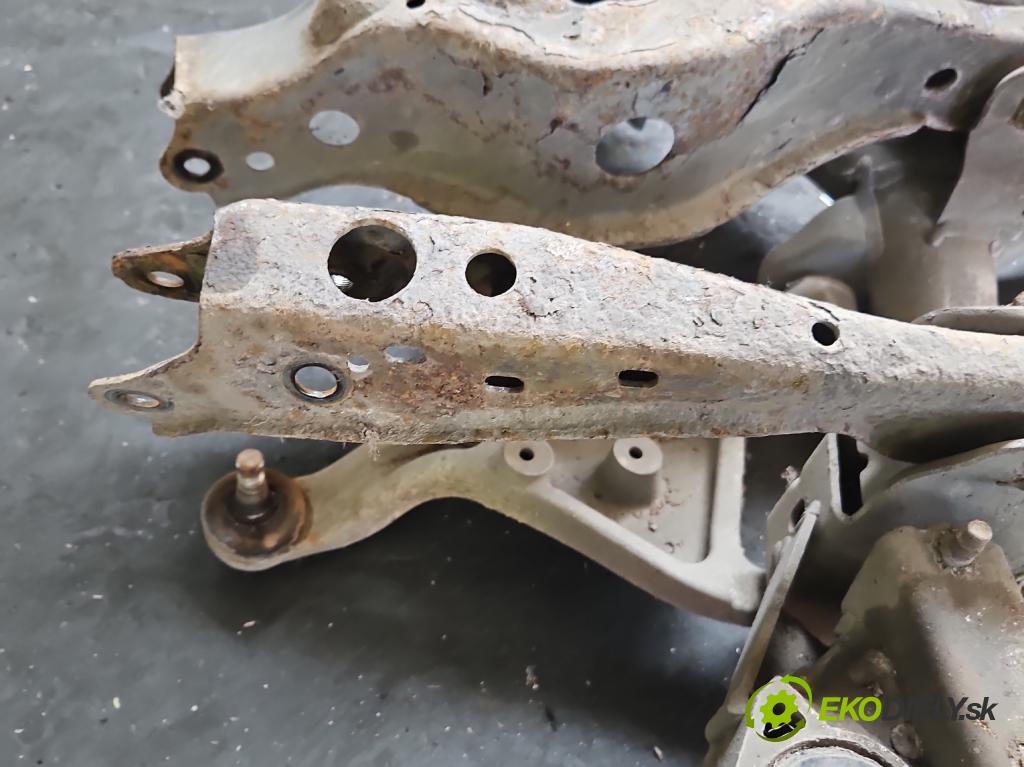 Infiniti FX I 2003-2008 3.5 V6 280KM automatic 206 kW 3498 cm3 5- zadní výztuha  (Zadní výztuha)