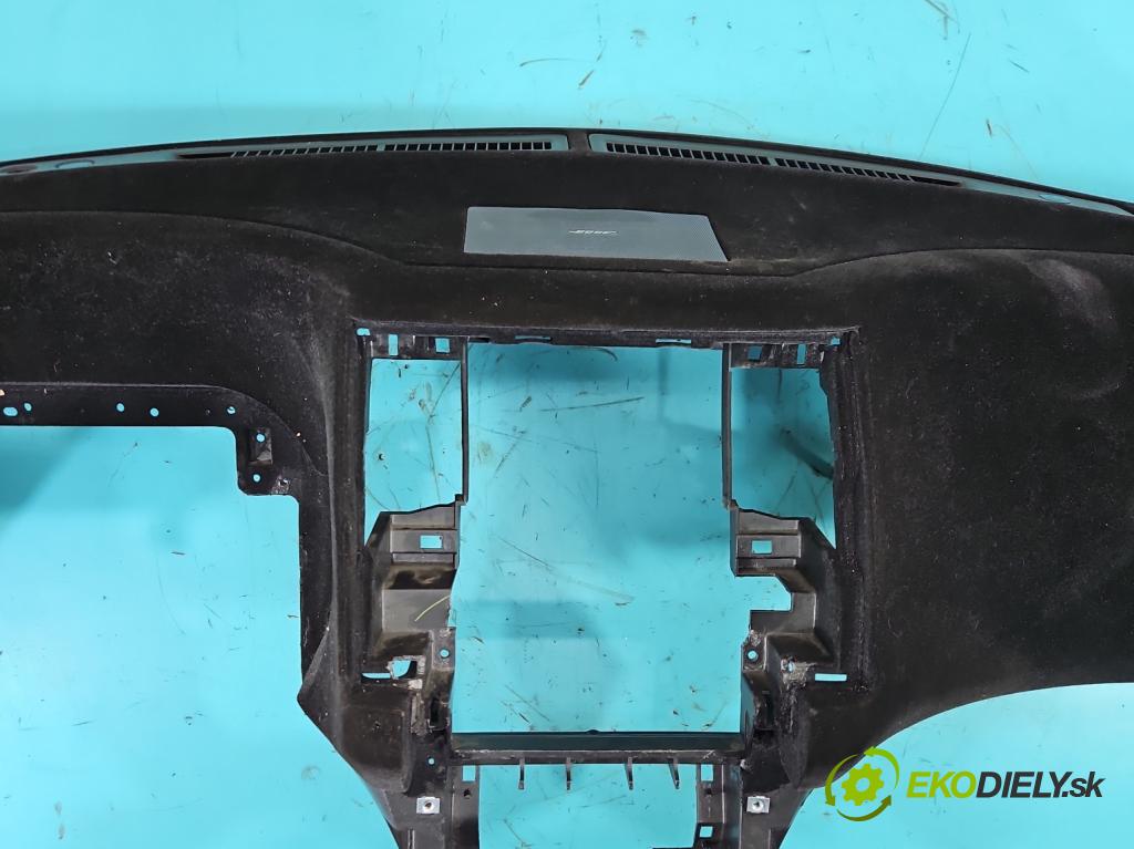 Infiniti FX I 2003-2008 3.5 V6 280KM: automatic 206 kW 3498 cm3 5- kokpit,pristrojová doska rozdeľovacia