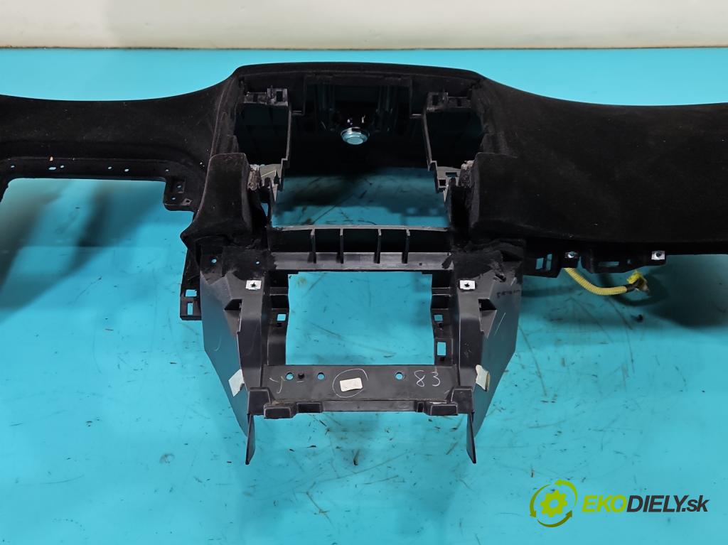 Infiniti FX I 2003-2008 3.5 V6 280KM: automatic 206 kW 3498 cm3 5- kokpit,pristrojová doska rozdeľovacia