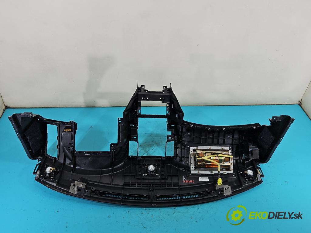 Infiniti FX I 2003-2008 3.5 V6 280KM: automatic 206 kW 3498 cm3 5- kokpit,pristrojová doska rozdeľovacia