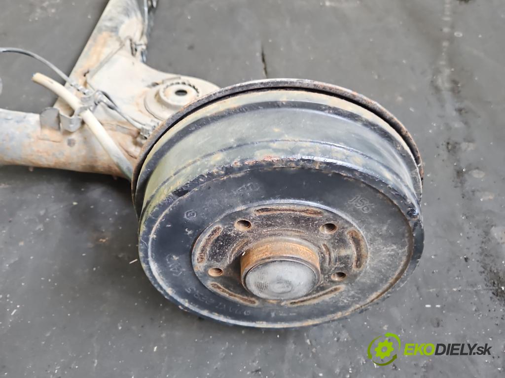 Dacia Duster II 2018-2024 1.6 16V 114 hp manual 84 kW 1598 cm3 5- zadní výztuha  (Zadní výztuha)