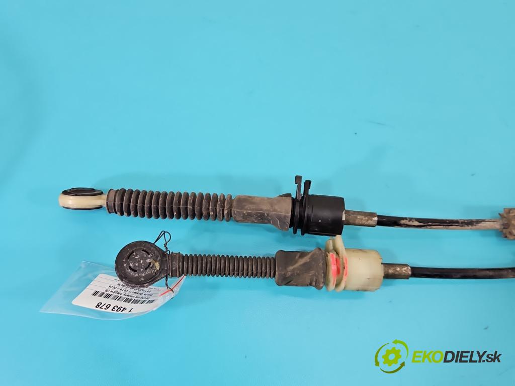 Dacia Duster II 2018-2024 1.6 16V 114 HP manual 84 kW 1598 cm3 5- Páka: Změny: stupeň,rýchlosť  (Rýchlostná páka (kulisa))