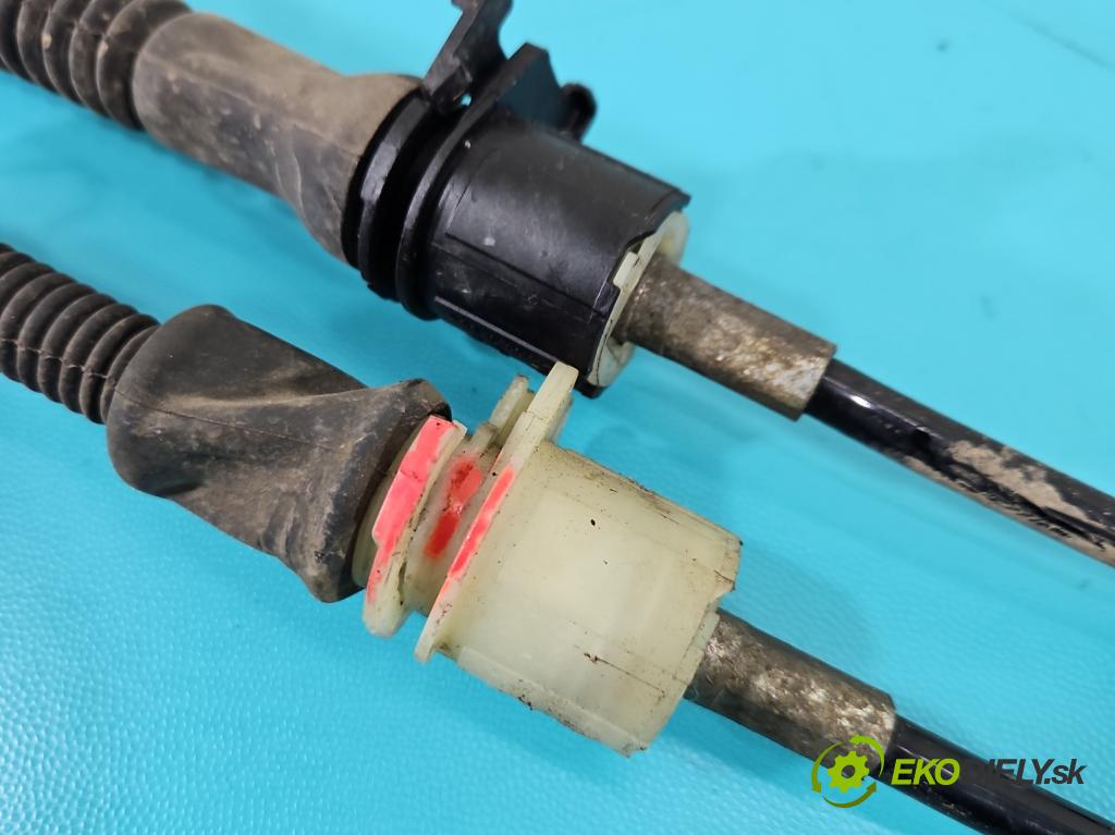 Dacia Duster II 2018-2024 1.6 16V 114 HP manual 84 kW 1598 cm3 5- Páka: Změny: stupeň,rýchlosť  (Rýchlostná páka (kulisa))