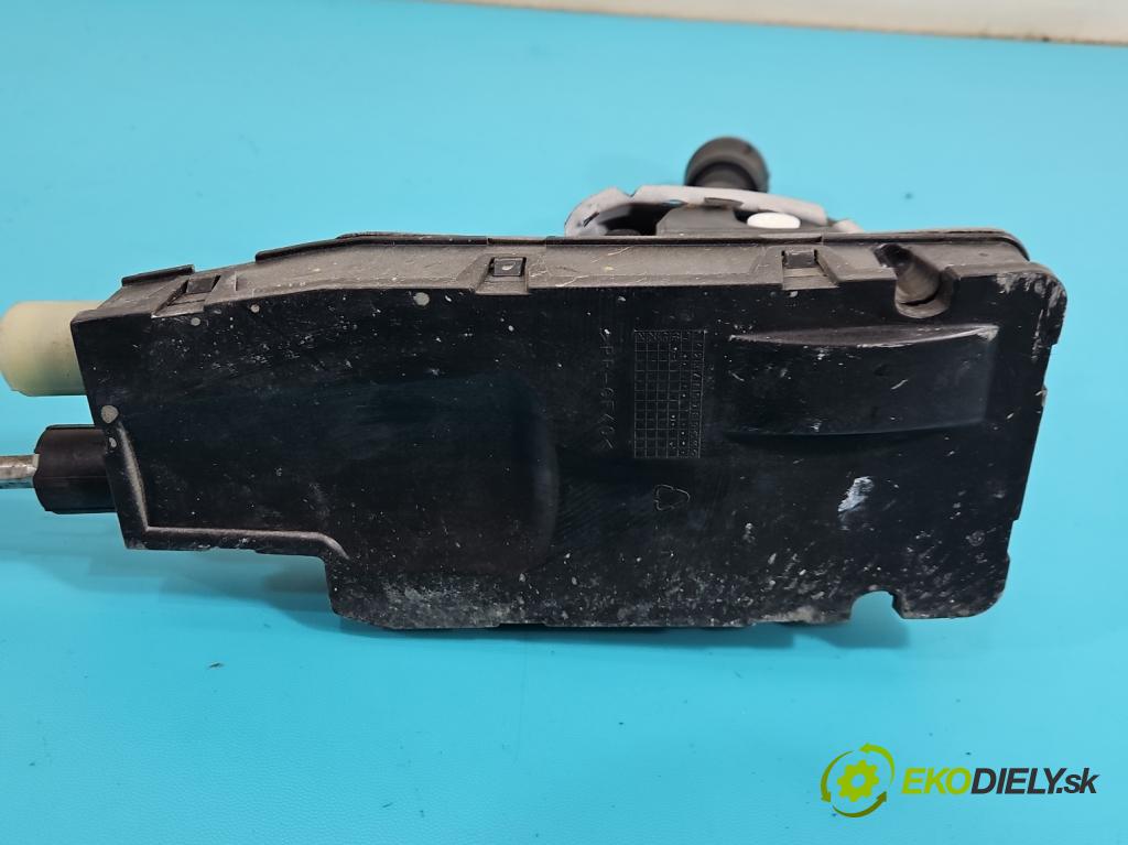 Dacia Duster II 2018-2024 1.6 16V 114 HP manual 84 kW 1598 cm3 5- Páka: Změny: stupeň,rýchlosť  (Rýchlostná páka (kulisa))