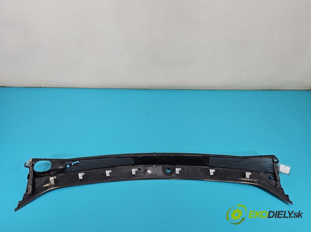 Dacia Duster II 2018-2024 1.6 16V 114 HP manual 84 kW 1598 cm3 5- torpédo 668113292R (Torpédo (plast pod čelným sklom))