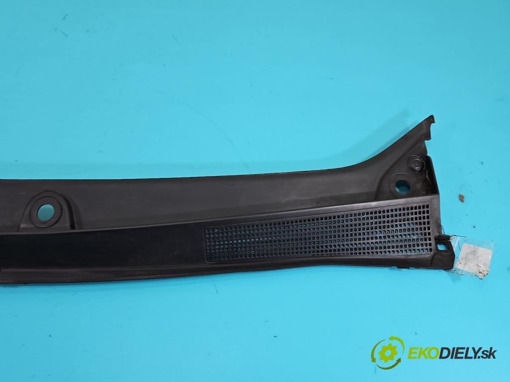 Dacia Duster II 2018-2024 1.6 16V 114 HP manual 84 kW 1598 cm3 5- torpédo 668113292R (Torpédo (plast pod čelným sklom))