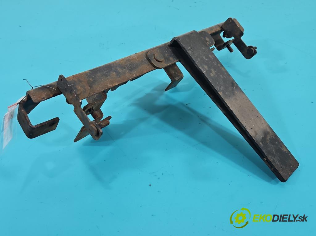 Dacia Duster II 2018-2024 1.6 16V 114 HP manual 84 kW 1598 cm3 5- Upevnenie: