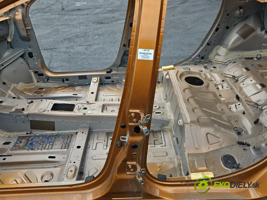 Dacia Duster II 2018-2024 1.6 16V 114 hp manual 84 kW 1598 cm3 5- práh levý  (Karoserie ostatní)