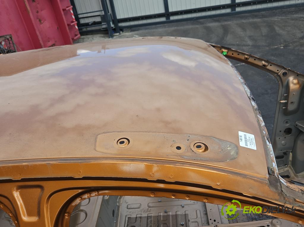 Dacia Duster II 2018-2024 1.6 16V 114 hp manual 84 kW 1598 cm3 5- Strecha:
