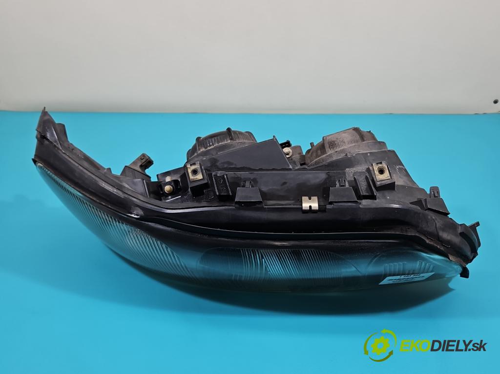 Volvo S60 I 2000-2010 2.4 20V 170 HP manual 125 kW 2435 cm3 4- Reflektor: pravý 89005621 (Svetlo predné pravé)