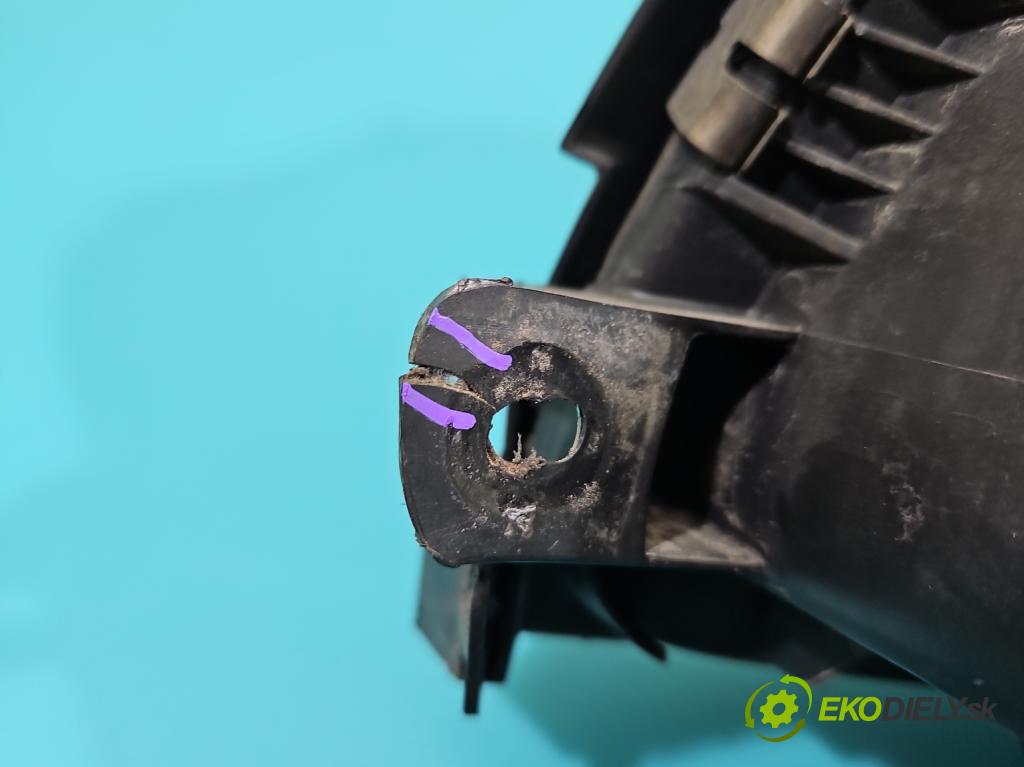 Volvo S60 I 2000-2010 2.4 20V 170 HP manual 125 kW 2435 cm3 4- Reflektor: pravý 89005621 (Svetlo predné pravé)