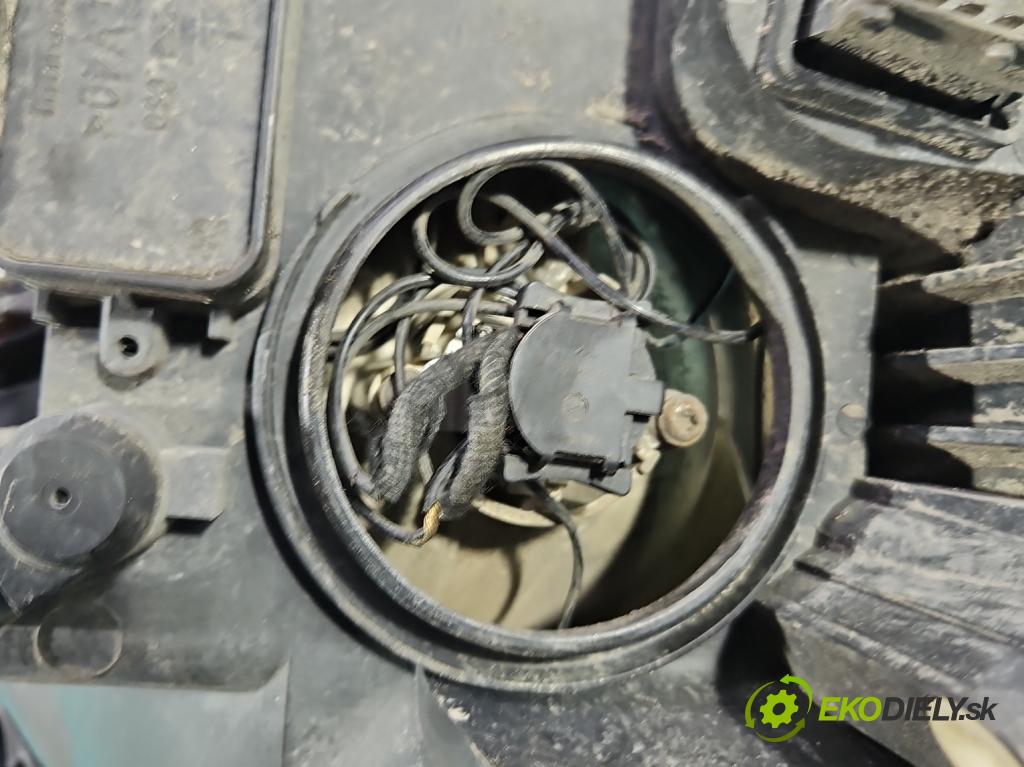 Opel Zafira B 2005-2014 1.9 cdti 120 HP manual 88 kW 1910 cm3 5- Reflektor: ľavý 0301214201 (Kľučka dverí ostatné)