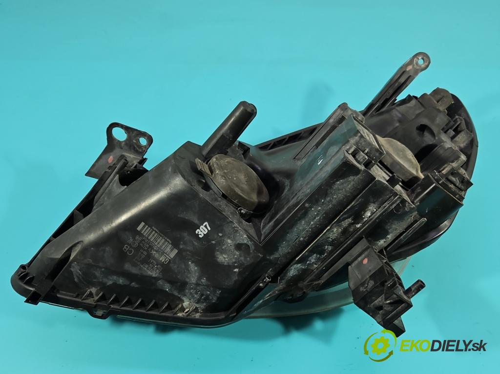 Opel Zafira B 2005-2014 1.9 cdti 120 HP manual 88 kW 1910 cm3 5- Reflektor: pravý  (Svetlo predné pravé)