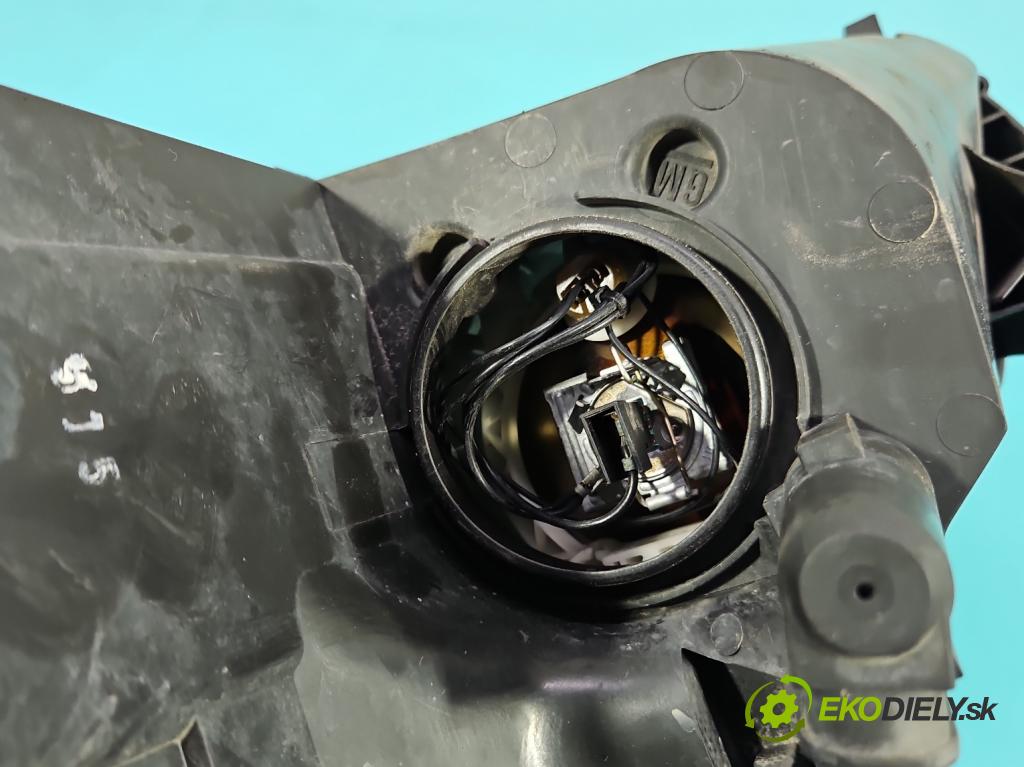 Opel Zafira B 2005-2014 1.9 cdti 120 HP manual 88 kW 1910 cm3 5- Reflektor: pravý  (Svetlo predné pravé)