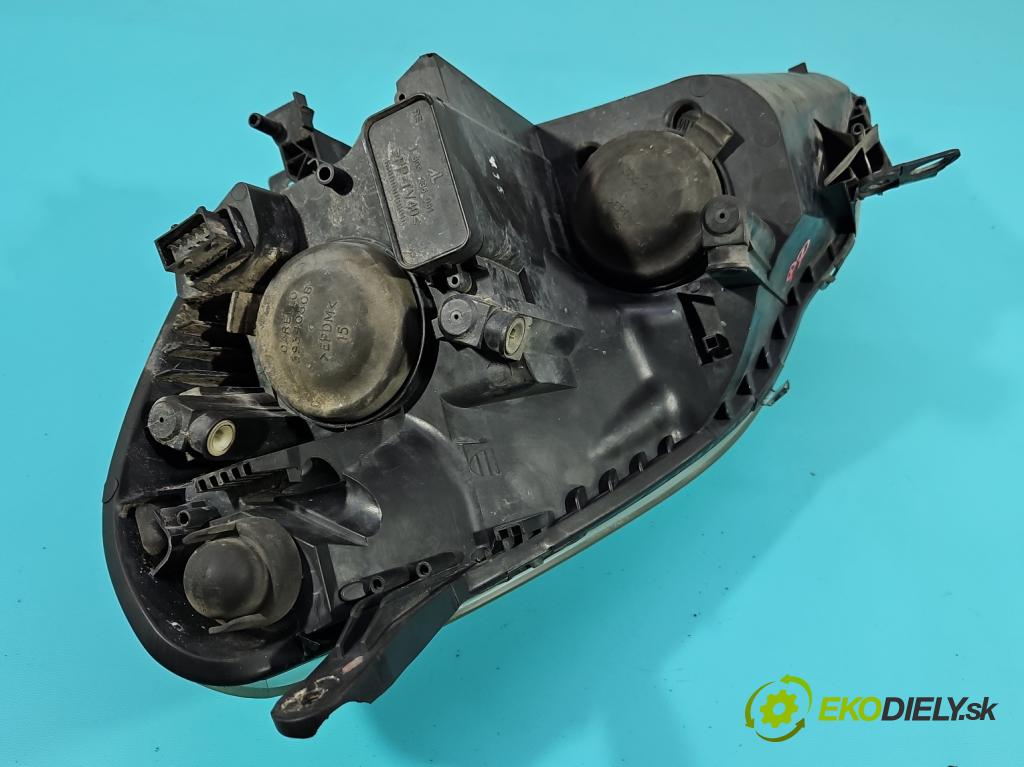 Opel Zafira B 2005-2014 1.9 cdti 120 HP manual 88 kW 1910 cm3 5- Reflektor: pravý  (Svetlo predné pravé)